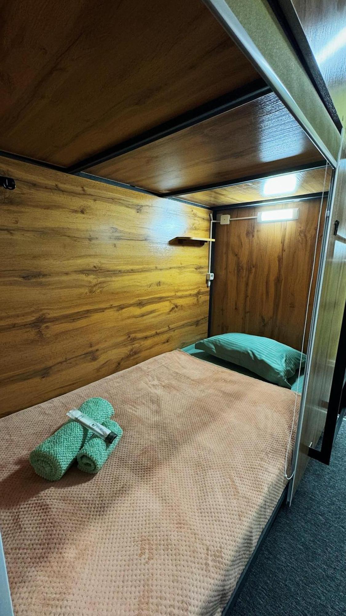 Hostel Kochevnik Capsule Hotel Almatî Exterior foto