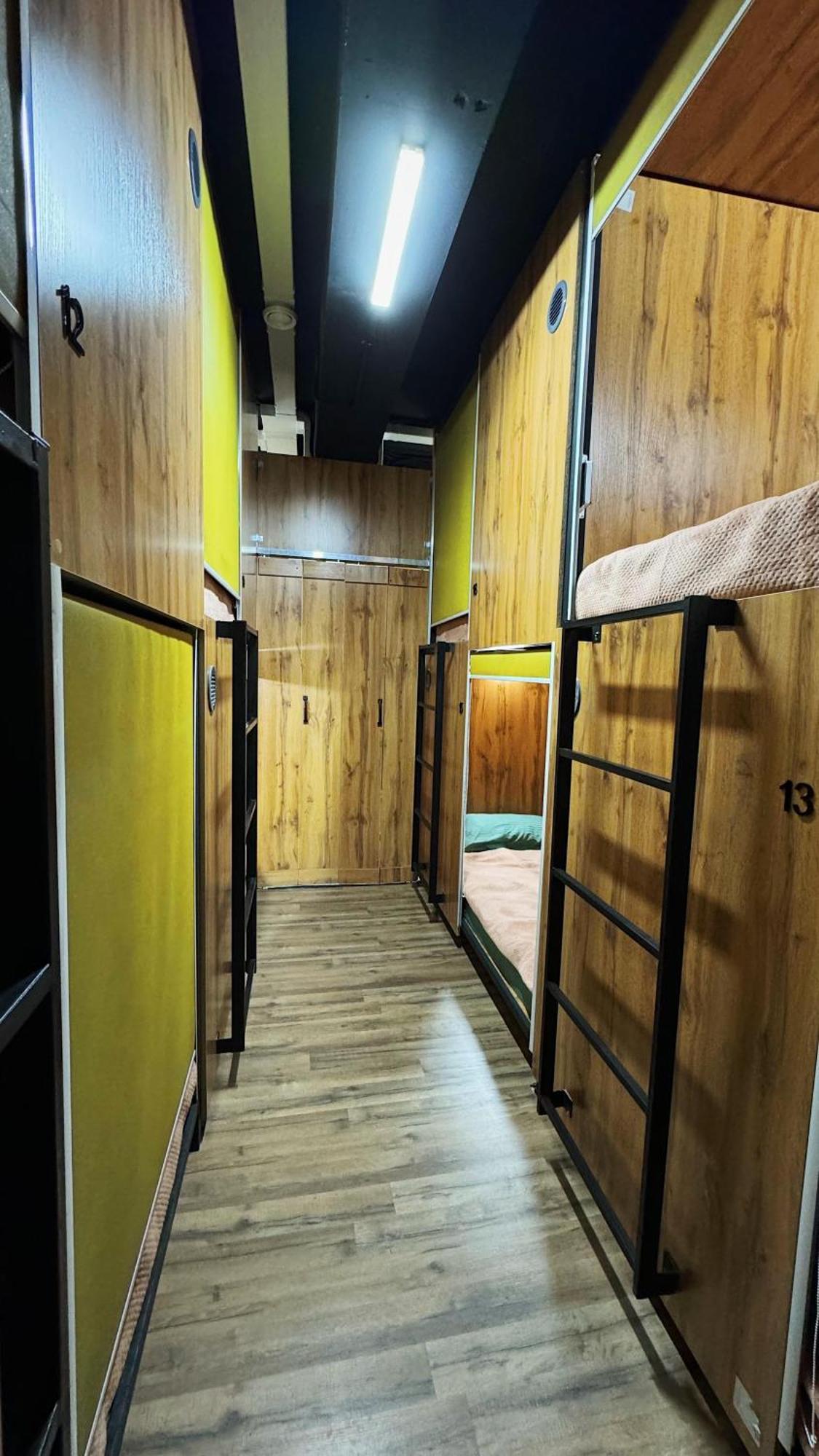 Hostel Kochevnik Capsule Hotel Almatî Exterior foto